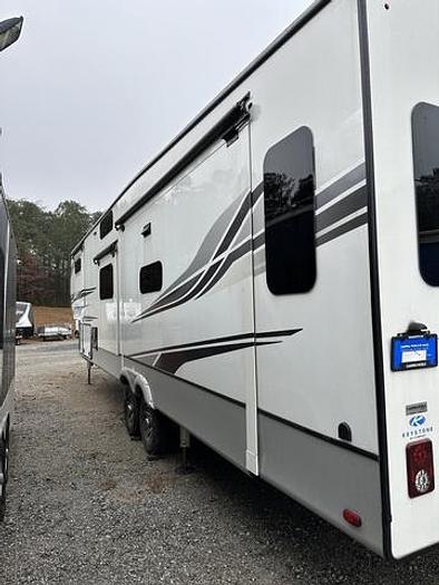 Used 2022 Keystone Montana High Country 385BR