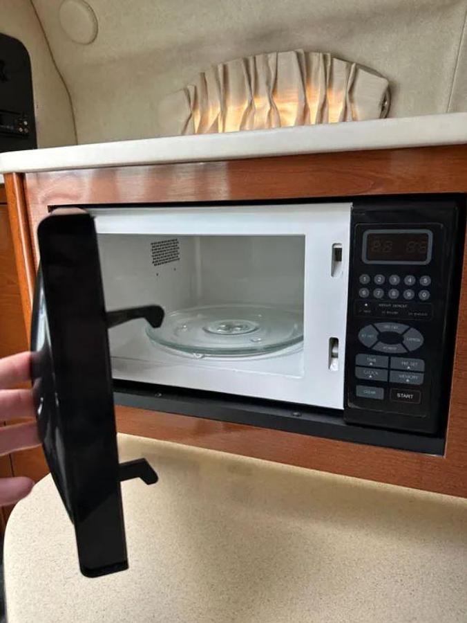 Used 2008 SeaRay Sundancer 260 28’