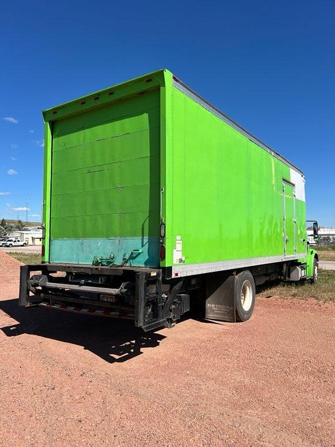 Used 2009 Freightliner Business Class Box Truck