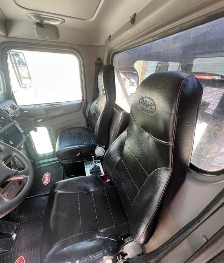 Used 2019 PETERBILT 367 Roll-Off Tow Truck