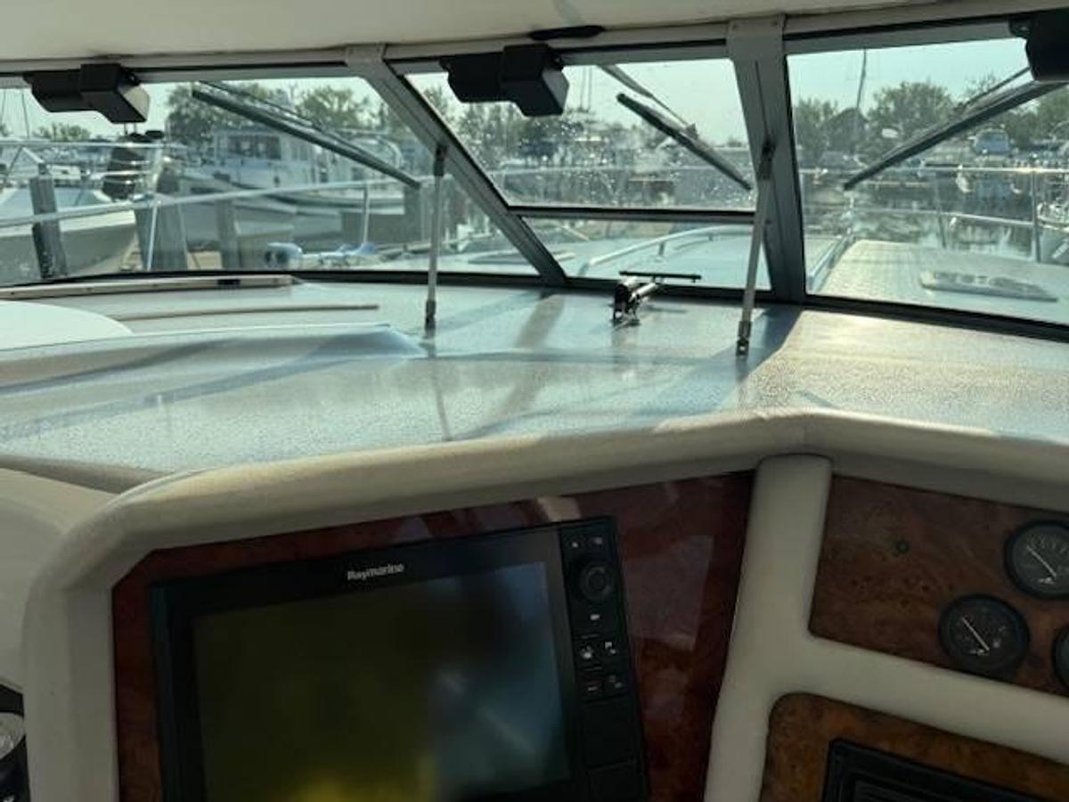 Used 1994 Sea Ray 370 Sundancer Powerboat