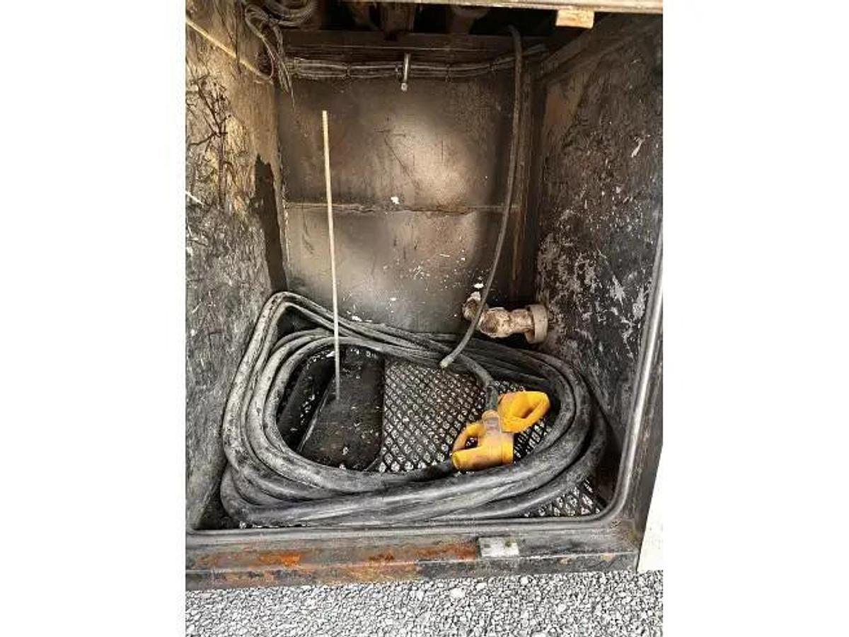 Used 2005 Kingsley Custom Coach