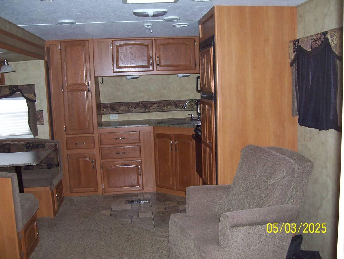 Used 2010 Keystone Cougar Travel Trailer