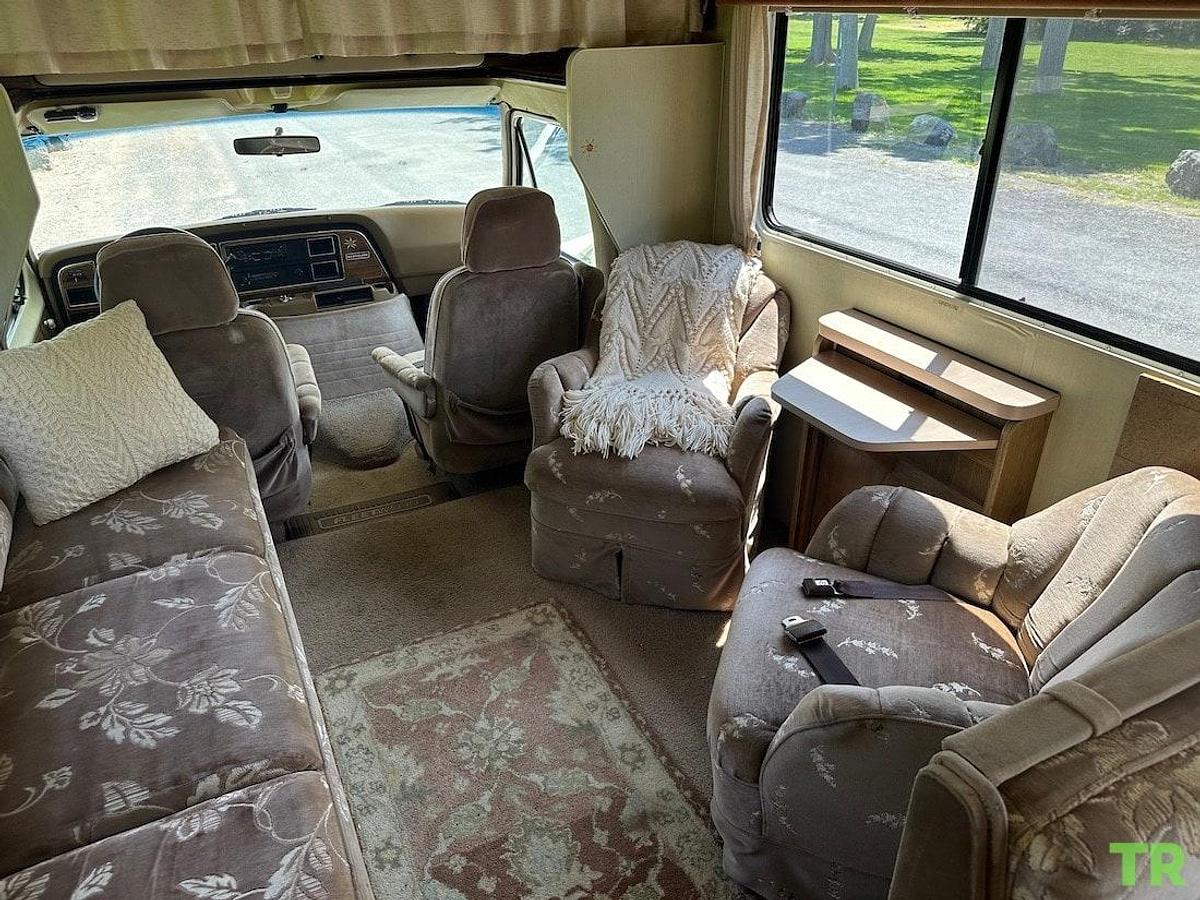 Used 1989 Motorhome on Ford E-350 Chassis