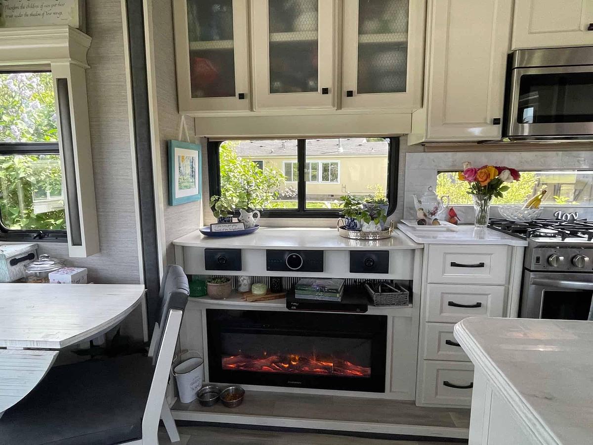 Used 2022 Vanleigh Beacon 390GBB