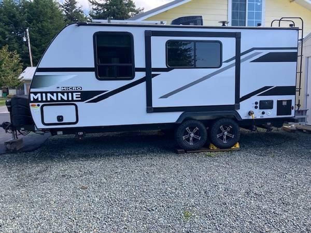 Used 2023 Winnebago Micro Minnie 2108DS Travel Trailer