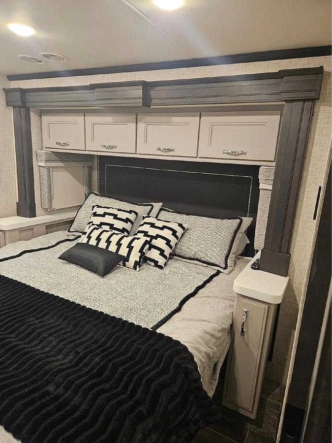 Used 2023 Thor Tuscany 45BX