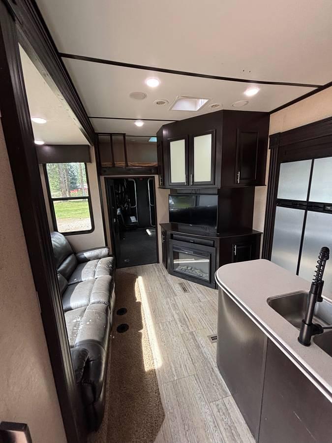Used 2016 Jayco Seismic Wave 355W