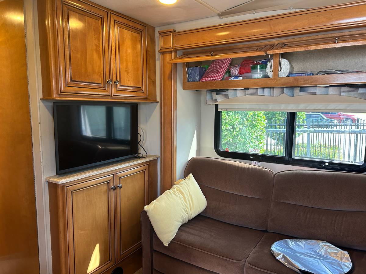 Used 2016 Thor Motor Coach Siesta