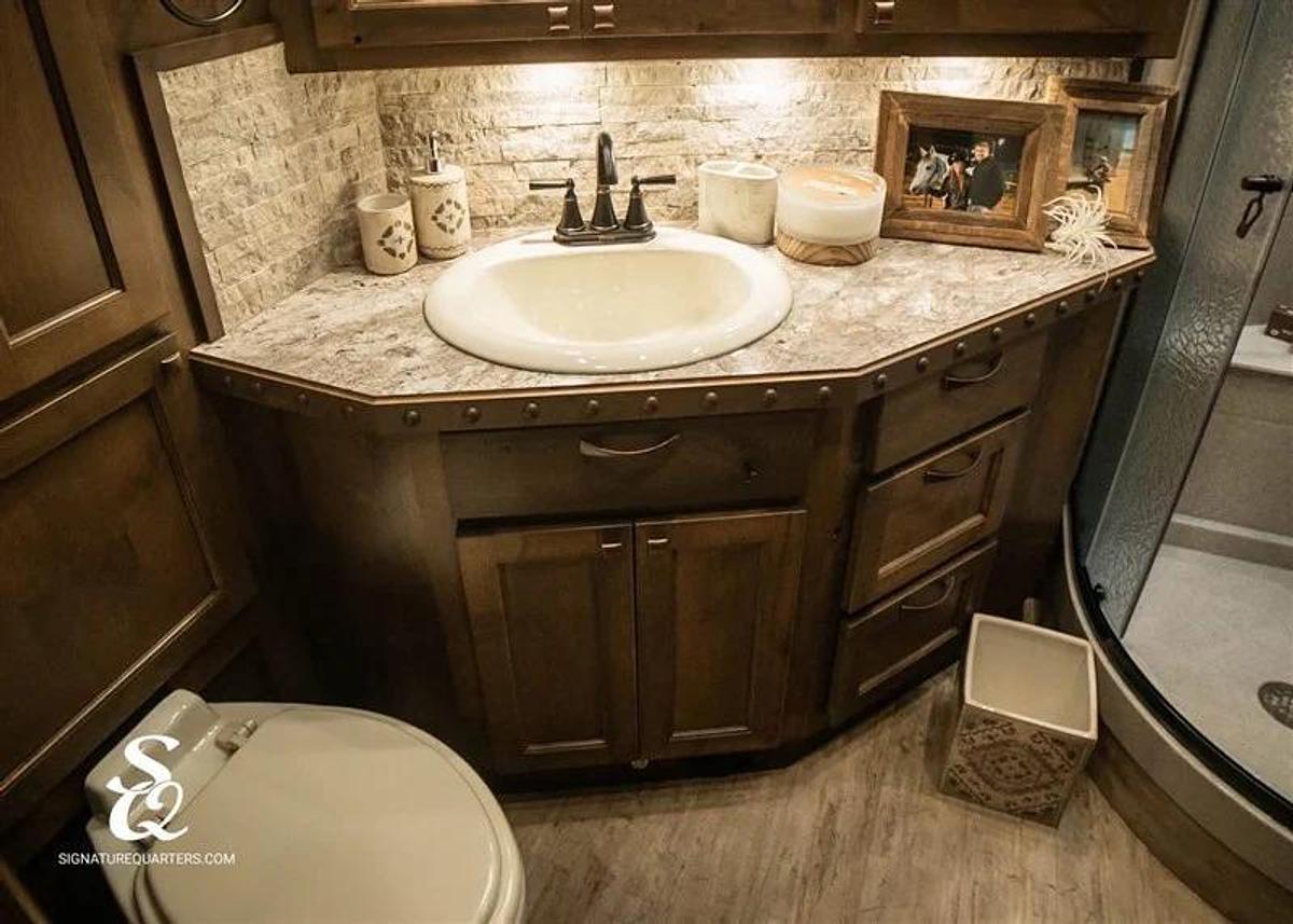 Used 2024 Elite LQ 4 Horse Trailer