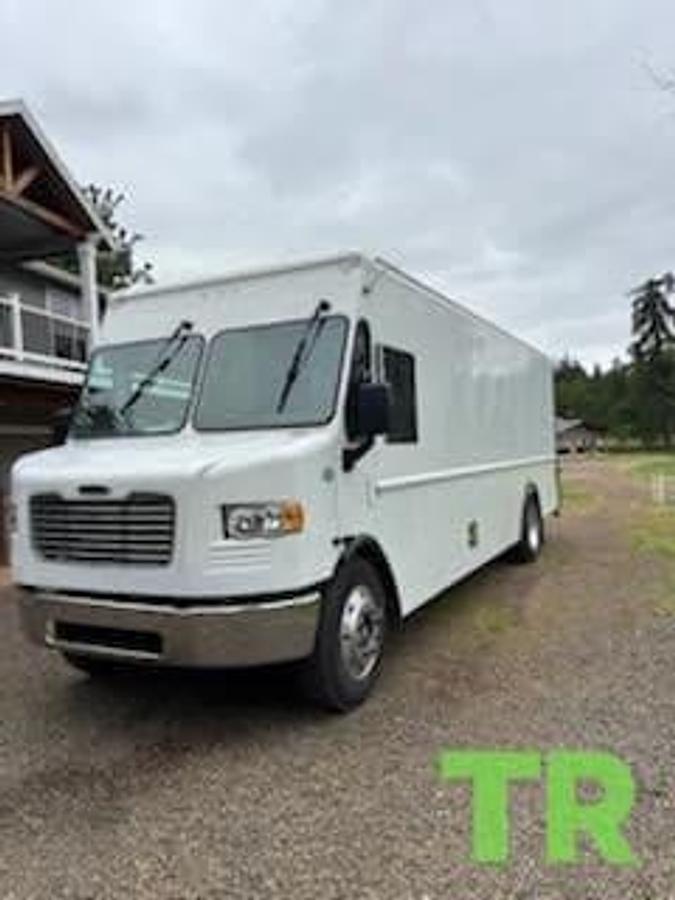 Used 2009 Freightliner MT55