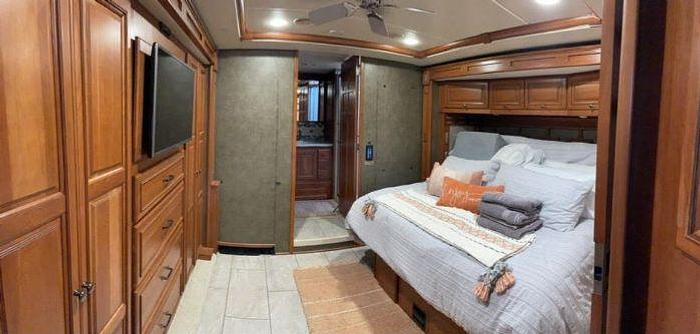 Used 2015 Winnebago Tour 42HD