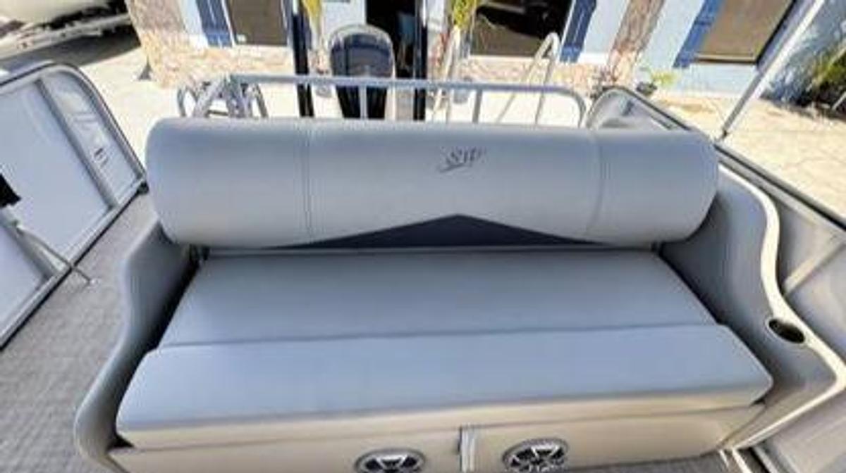 Used 2022 Tritoon Silver Wave 2210 JS