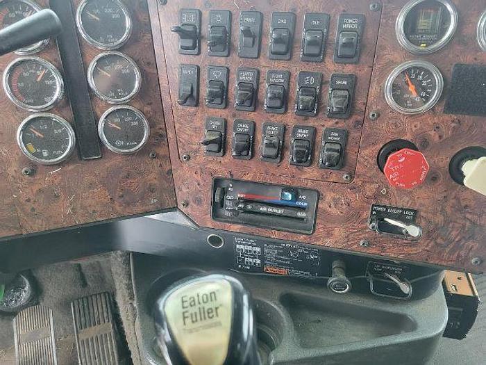 Used 1999 INTERNATIONAL 9400 and 2000 Great Lakes Trailer