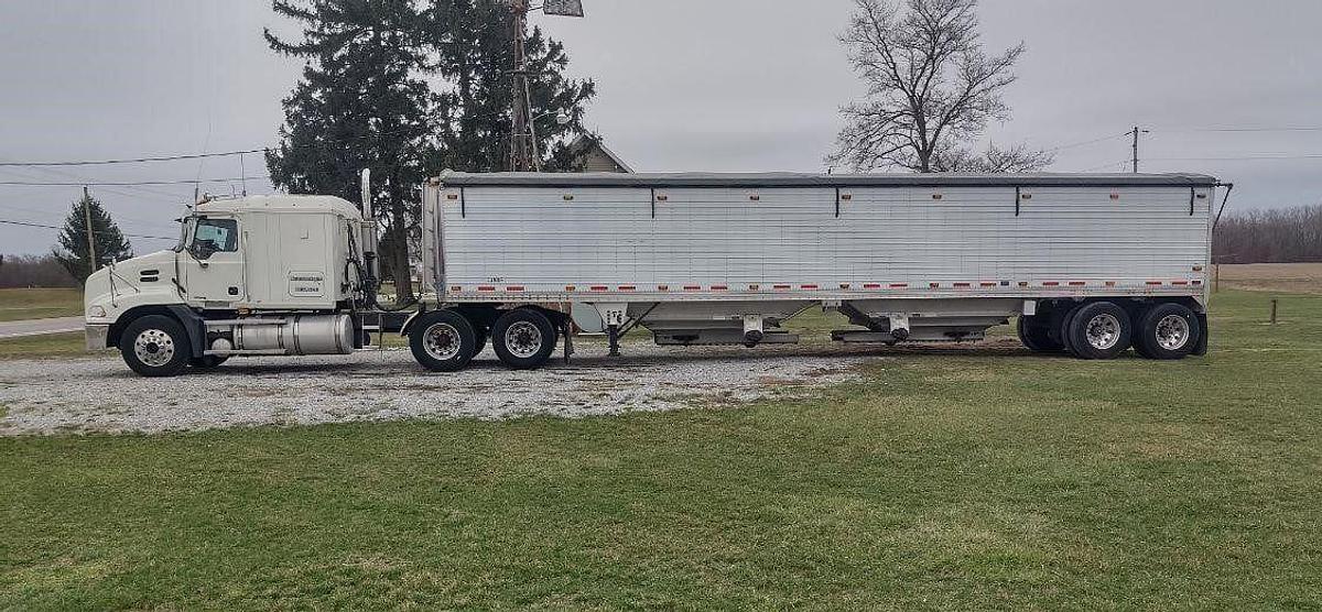 Used 2011 Timpte Hopper Bottom Trailer