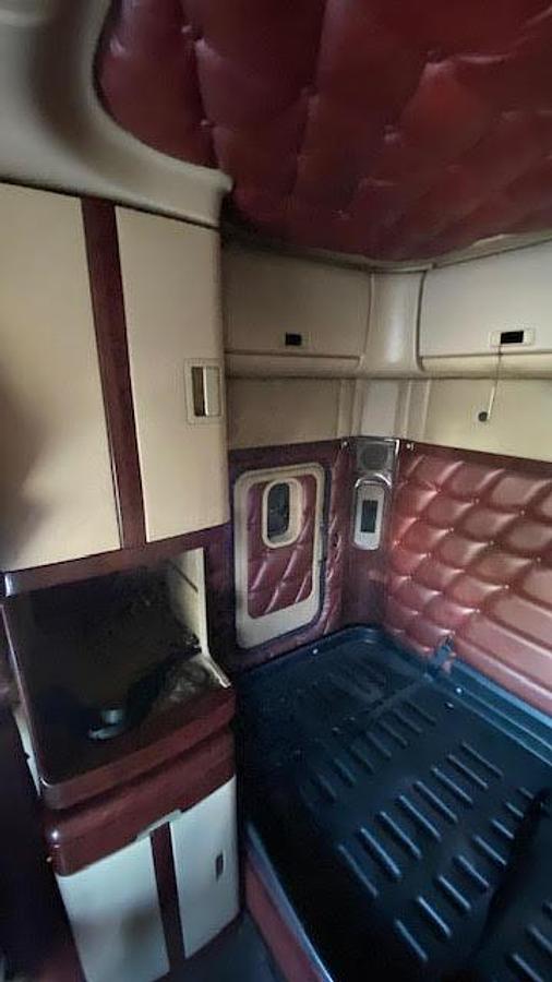 Used 2011 Freightliner Coronado 132