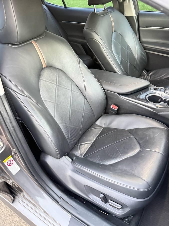 Used 2019 Toyota Camry Hybrid XLE