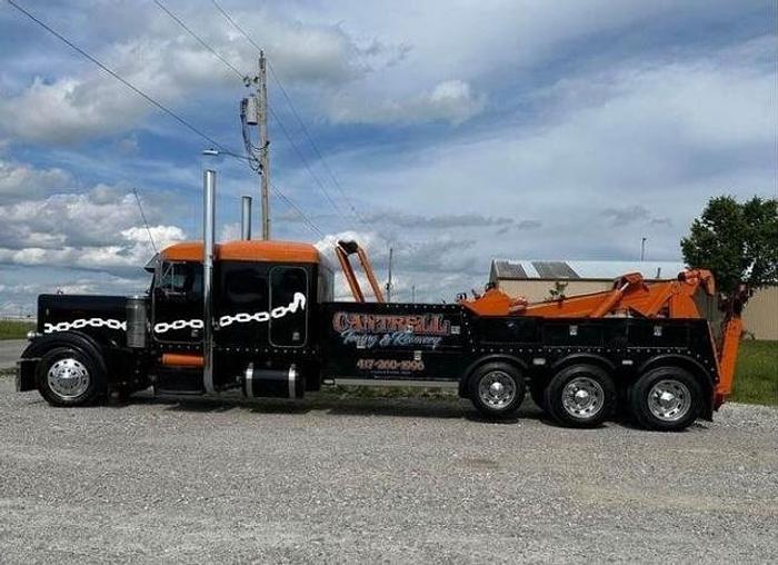 Used 2005 Peterbilt 379 Wrecker Tow Truck