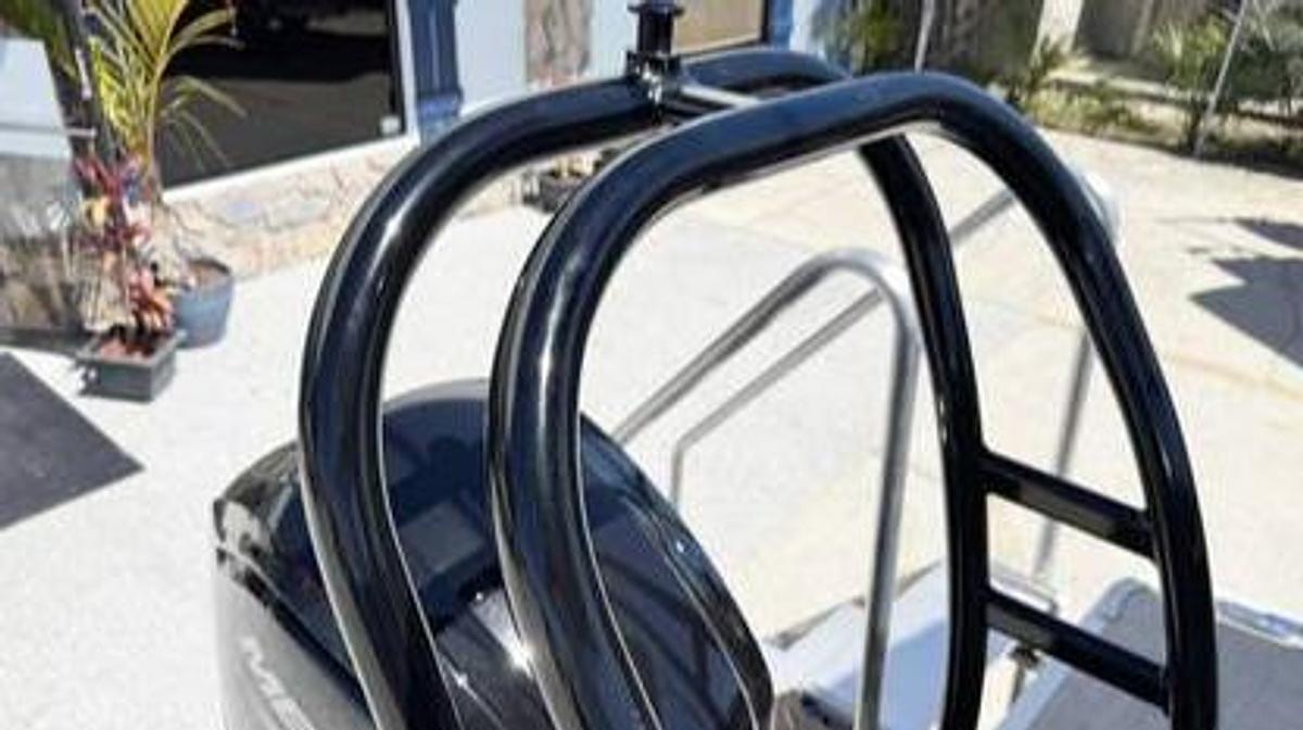 Used 2022 Tritoon Silver Wave 2210 JS