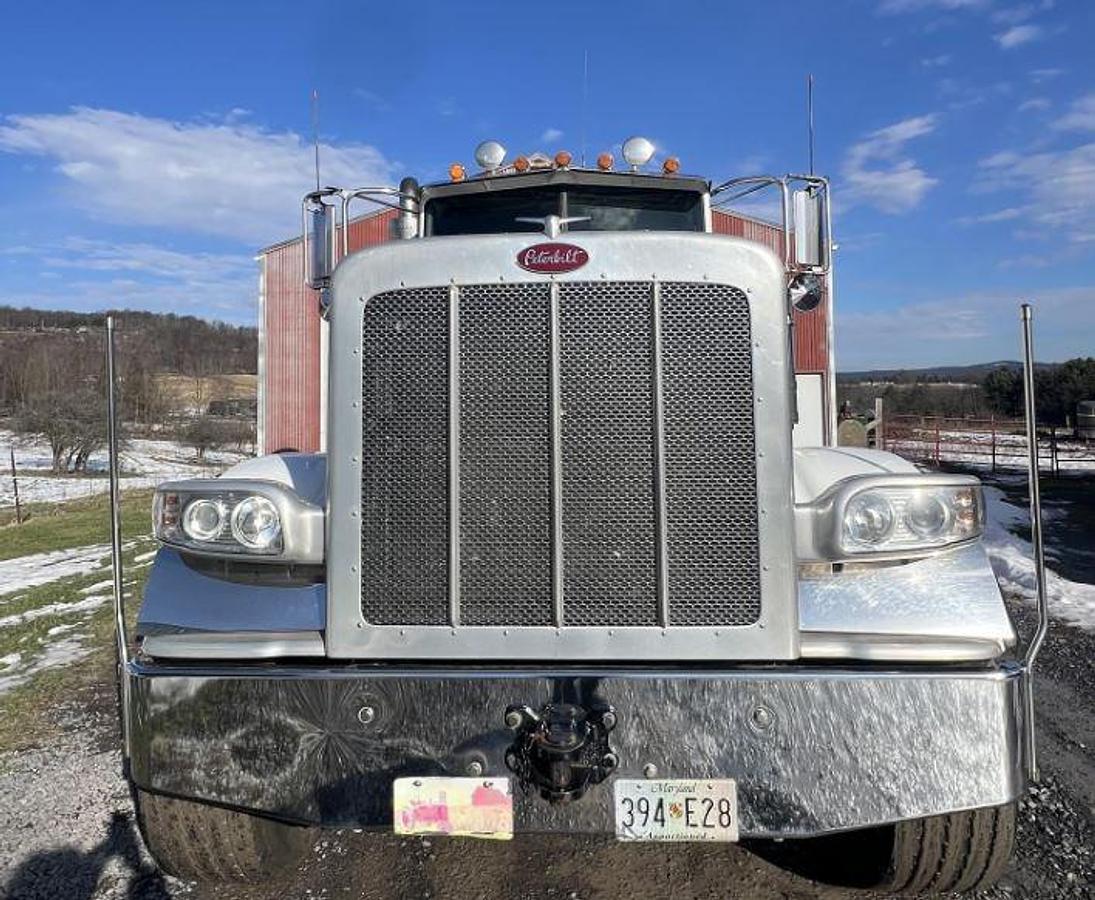 Used 2018 PETERBILT 389