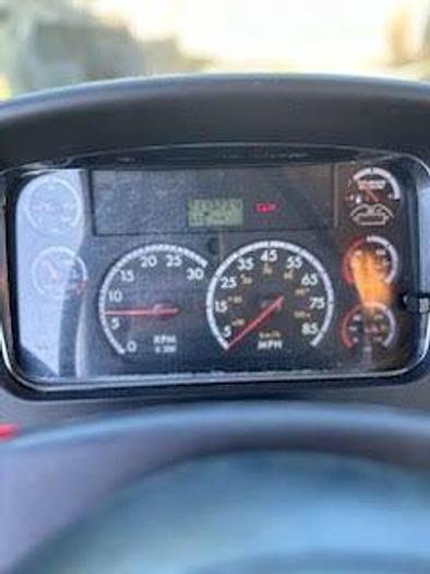 Used 2015 Freightliner BUSINESS CLASS M2 106