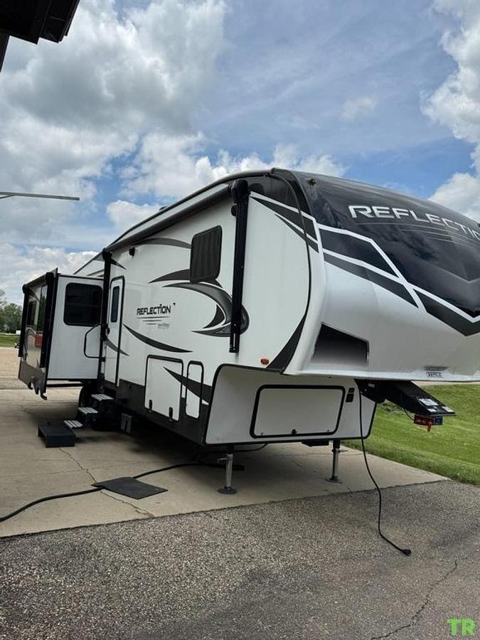 Used 2020 Grand Design Reflection 337RLS