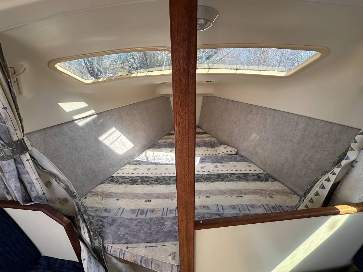 Used 2001 Hunter 240