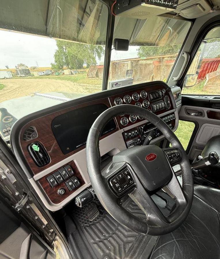 Used 2023 PETERBILT 389 Sleeper Semi Truck