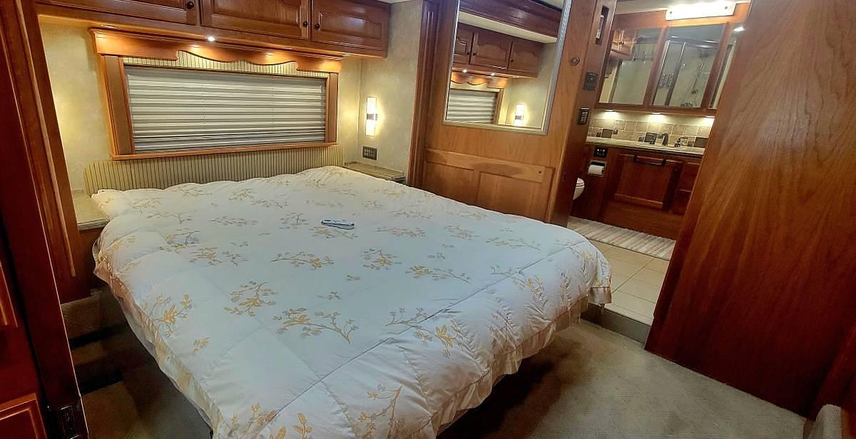 Used 2009 Country Coach Allure 470