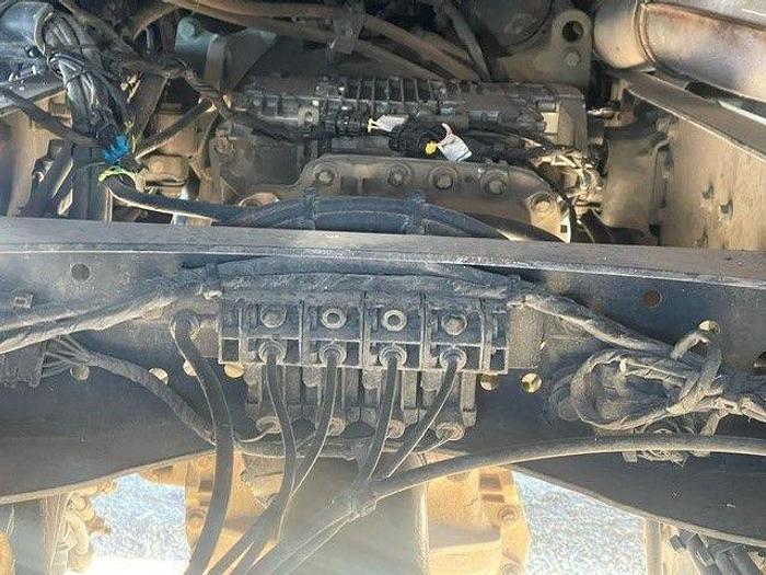 Used 2014 Volvo VNL6400 Sleeper Truck