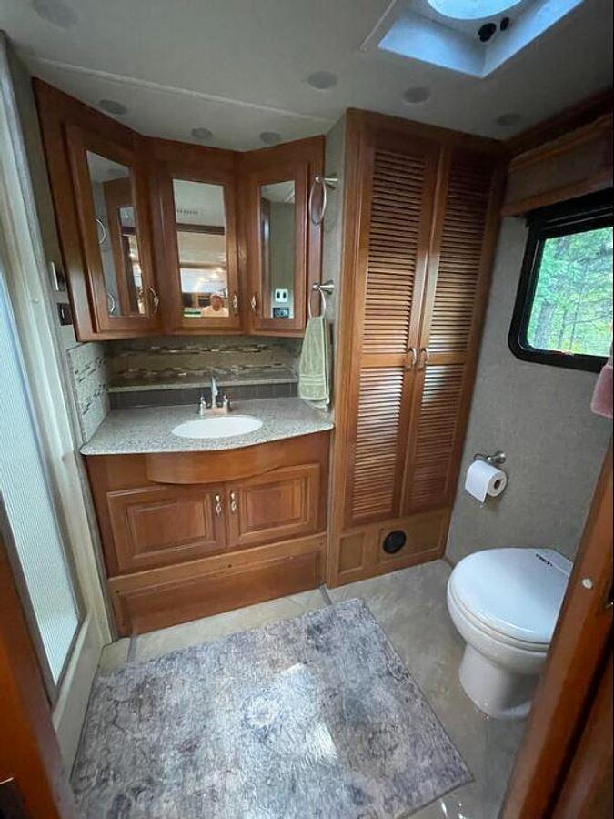 Used 2015 Fleetwood Discovery 40E