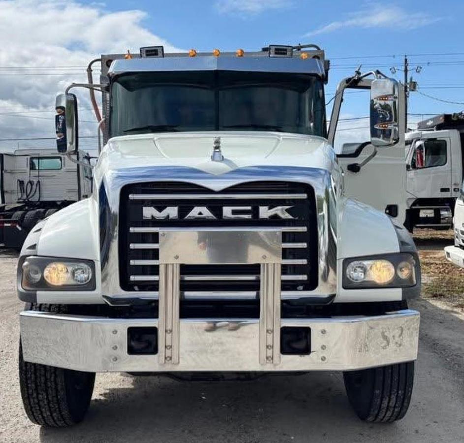 Used 2019 MACK GRANITE 84BR
