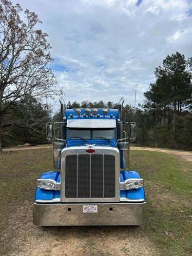 Used 2022 Peterbilt 389