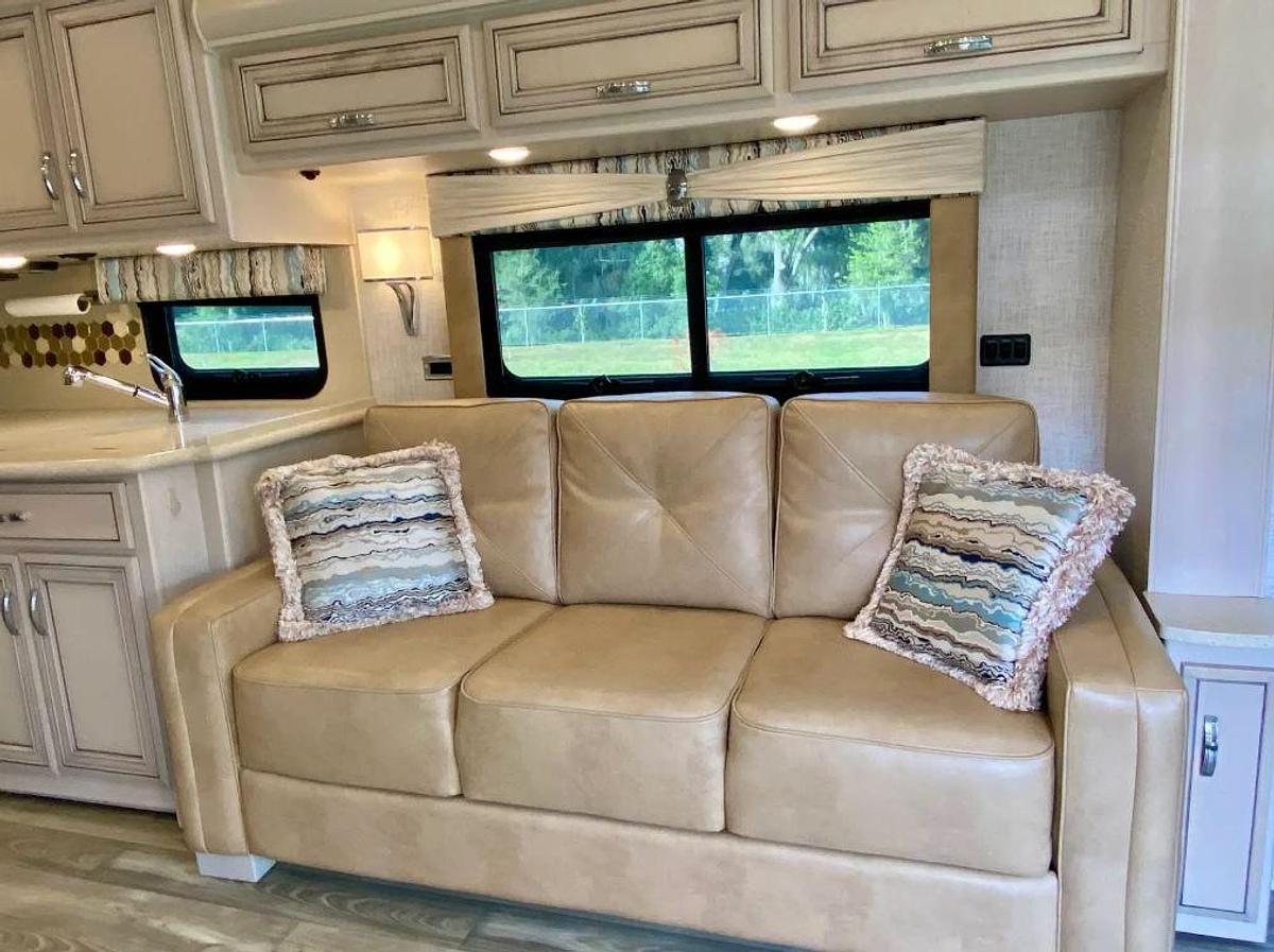 Used 2021 Newmar Bay Star 3226 Class A Motorhome