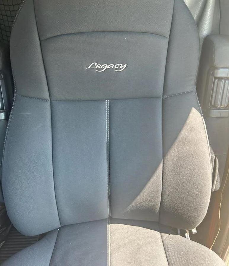 Used 2007 Freightliner Columbia 120 Semi Truck