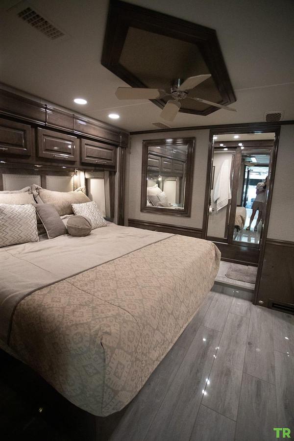 Used 2020 Entegra Aspire 44R | 450 HP Cummins Diesel | Bath & Half | Luxury Coach | Only 16,000 Miles