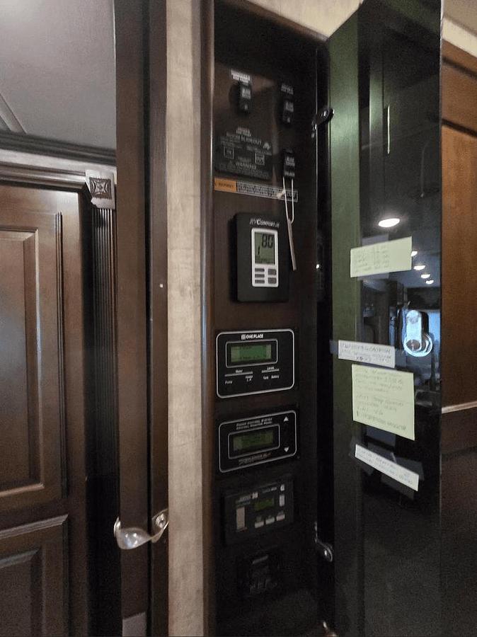 Used 2016 Winnebago Adventurer 38Q