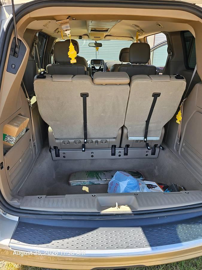Used 2014 Chrysler Town And Country Van