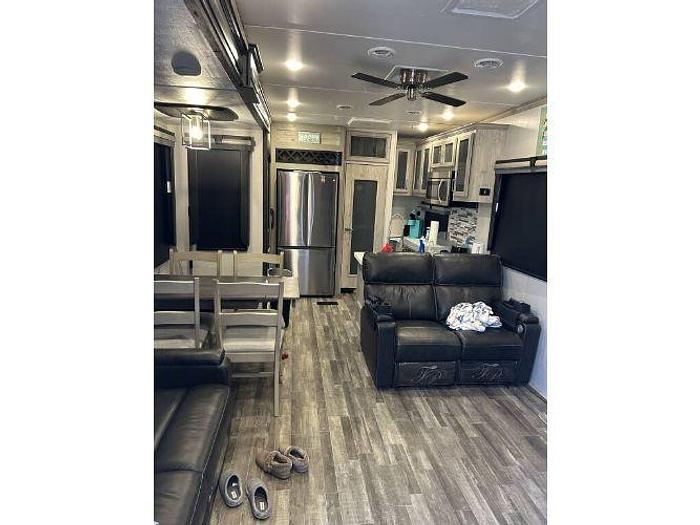 Used 2022 Keystone Alpine 3910RK