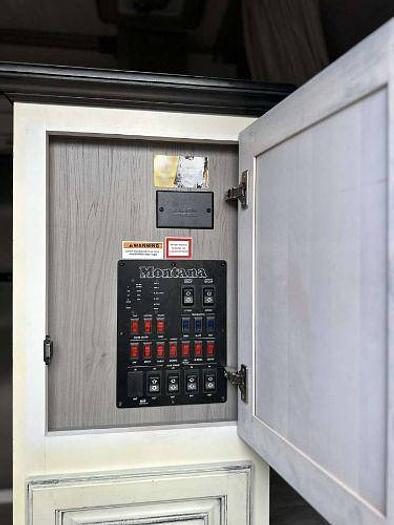 Used 2021 Keystone Montana 3761FL