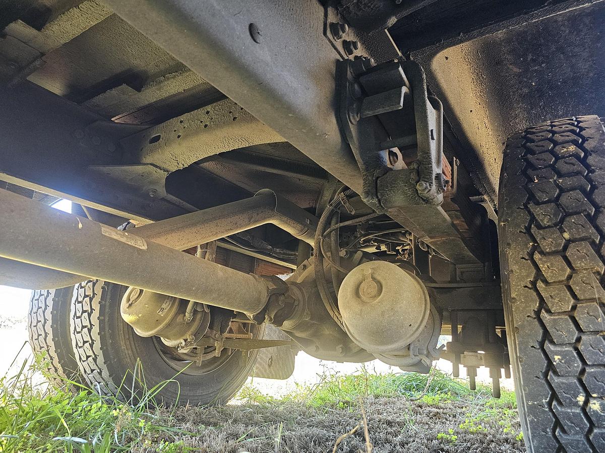 Used 2009 Freightliner Bus