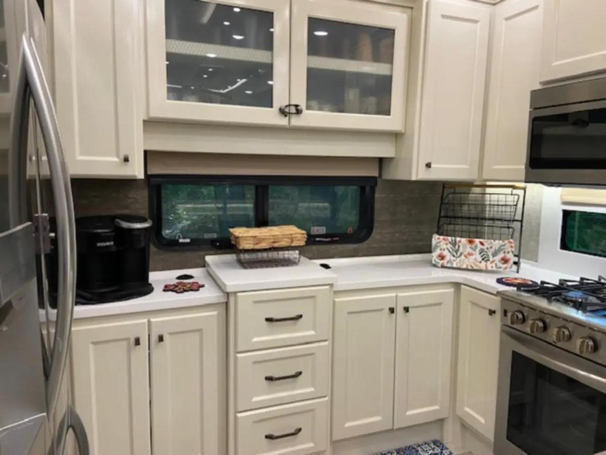 Used 2023 VanLeigh Beacon 41LKD Fifth Wheel