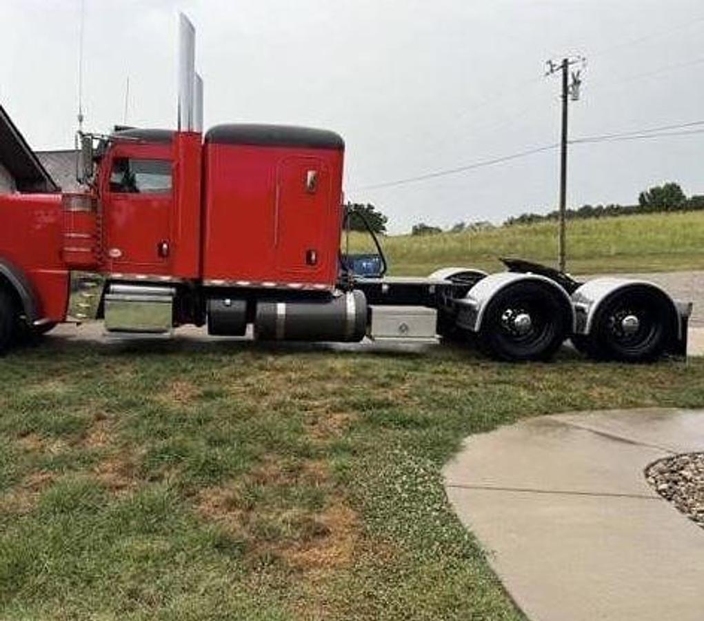 Used 2020 PETERBILT 389 and 2019 Armor Lite Trailer