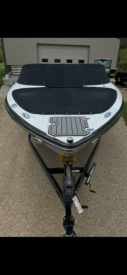 Used 2018 Monterey 224FS