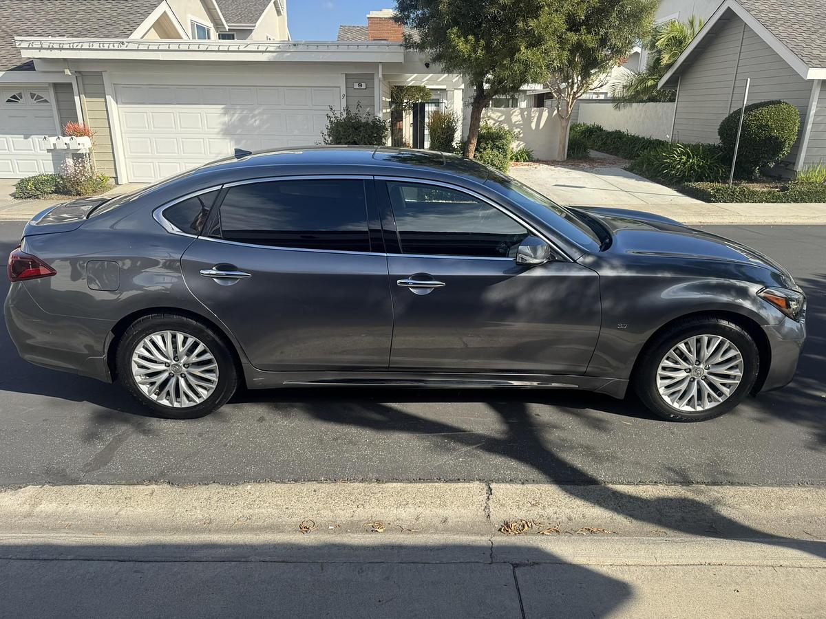 Used 2016 Infiniti Q70