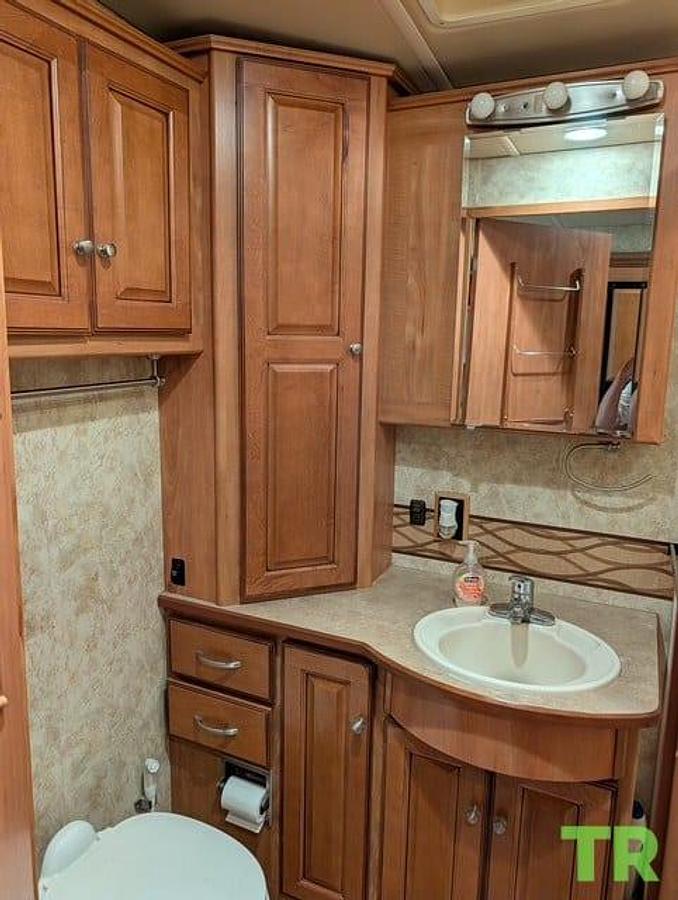 Used 2010 Itasca Meridian V Class 34Y
