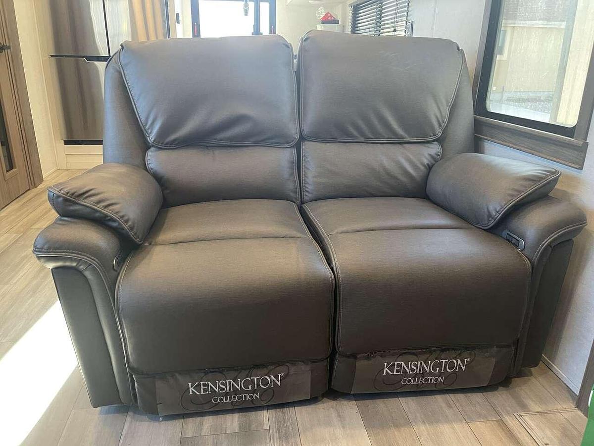 Used 2023 Alliance Paradigm R328K