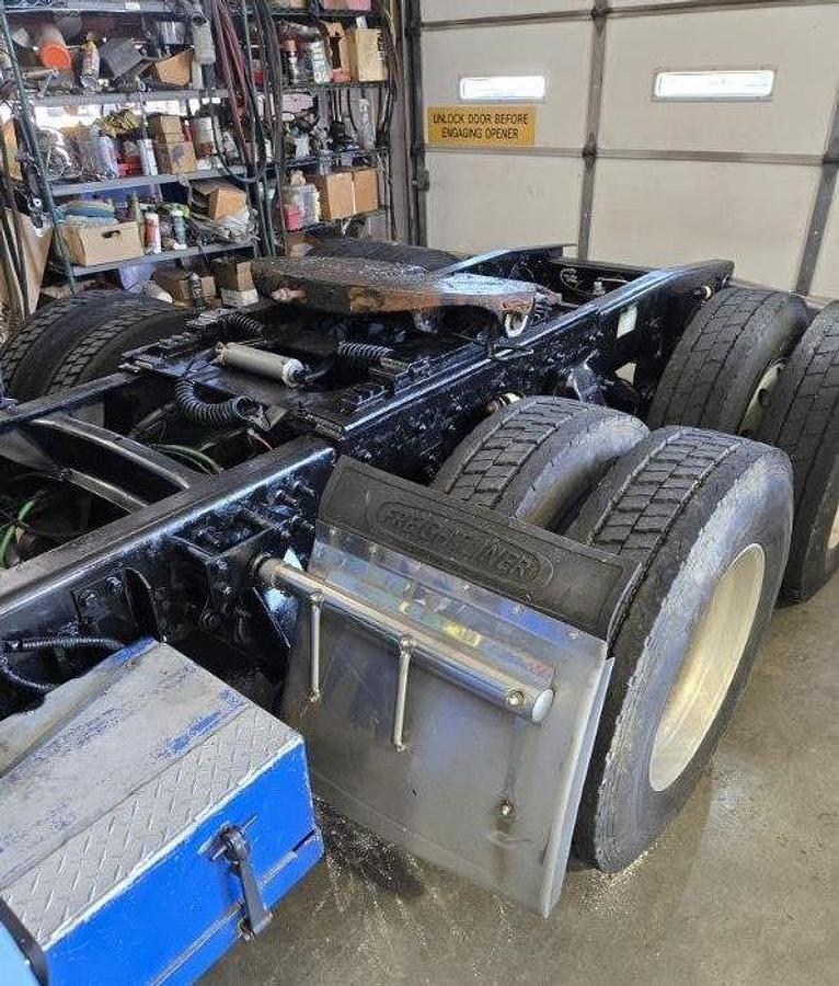 Used 1998 FREIGHTLINER FLD132 CLASSIC XL