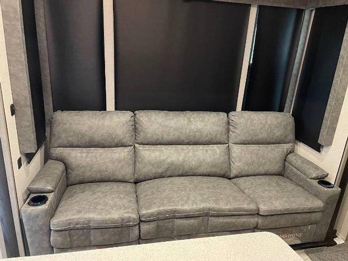 Used 2021 Keystone Carbon 348