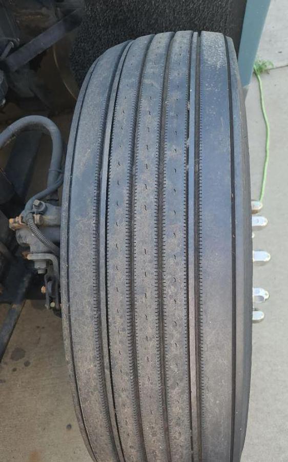 Used 1999 FREIGHTLINER FLD120 Conventional Sleeper Semi